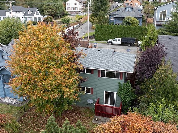 3rd image of 410 Hanna Avenue