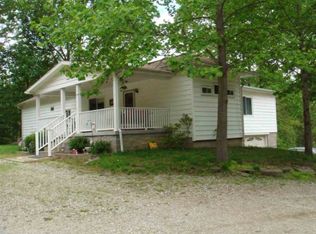 2388 S Yankeetown Rd, Boonville, IN 47601