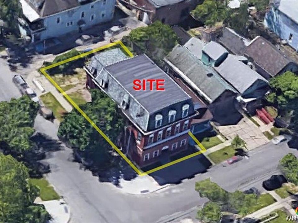 1st image of 213 Vermont St