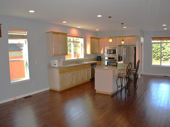 5th image of 3617 146th St SE