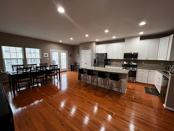 2nd image of 113 Trout Lily Dr