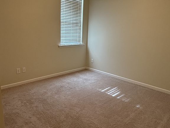 5th image of 1629 Robindale Dr