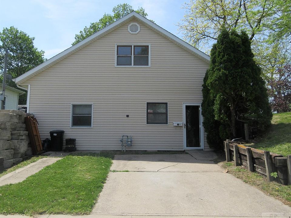 1st image of 511 N 1st St