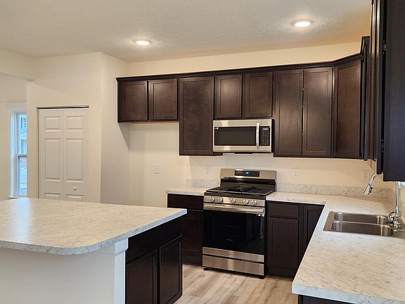 3rd image of 5320 Coble Park Dr