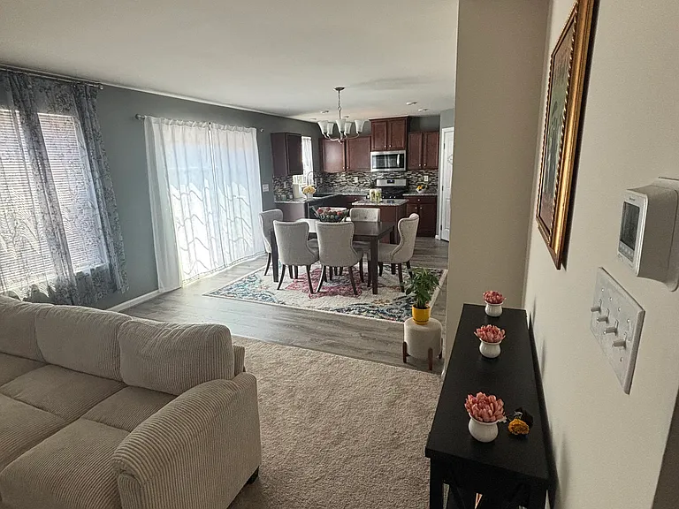 464 Smee Rd — Photo 7