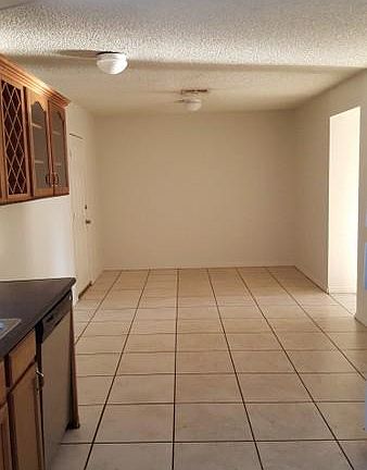 3rd image of 4022 N 47th Ln