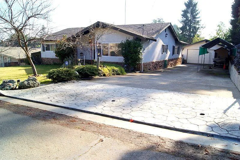4165 Krolop Rd photo 1