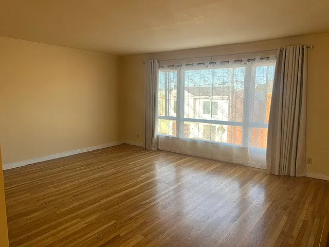 2 bed, 990 sqft, $3,150 — Photo 4