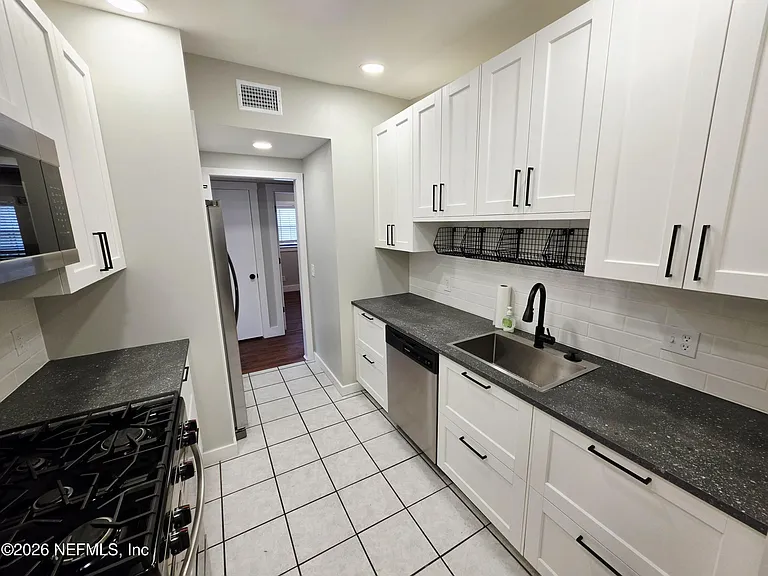 2146 Antilles Ct — Photo 24