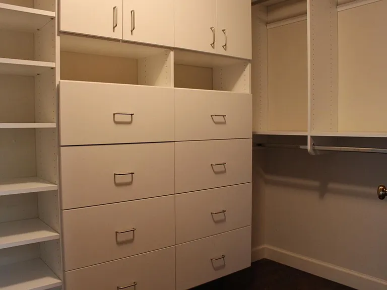 Walking closet