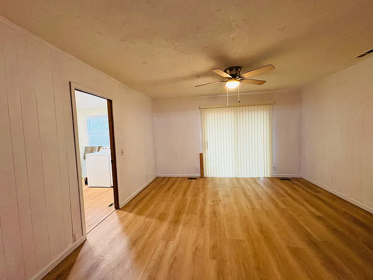 8751 Bridgeport Ave — Photo 18