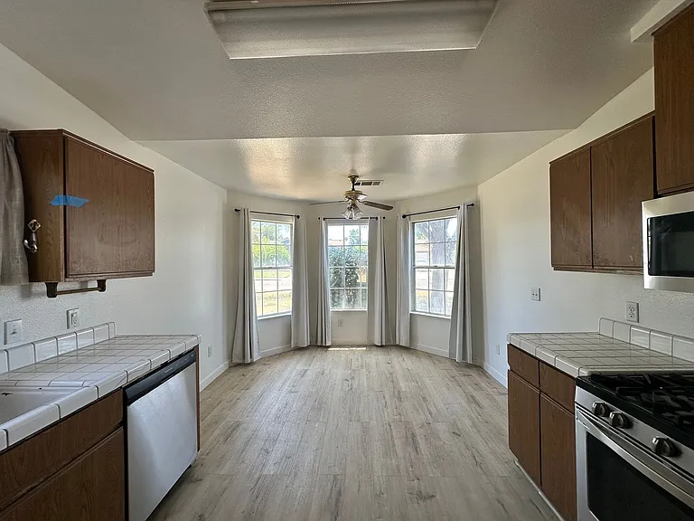 2324 W Delta Ave — Photo 6