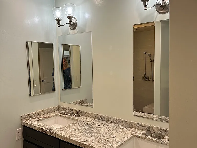 Main Bathroom double sinks
