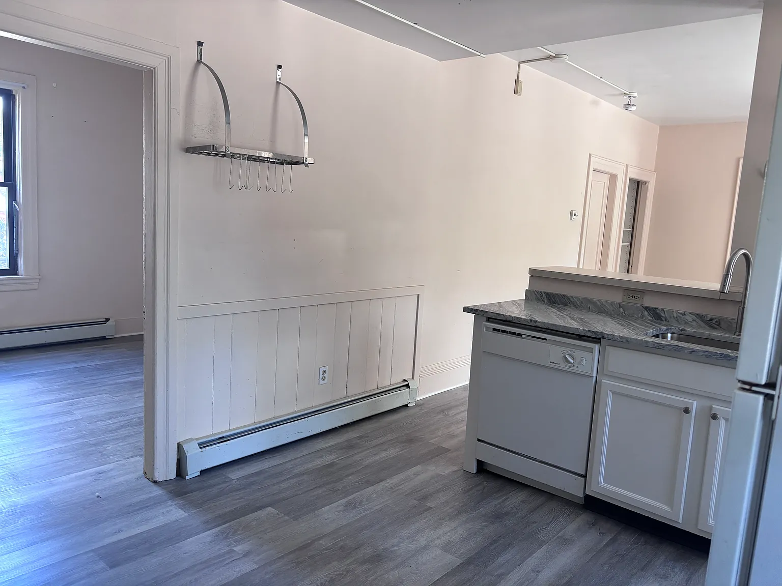 3 bed, $2,200 — Photo 4