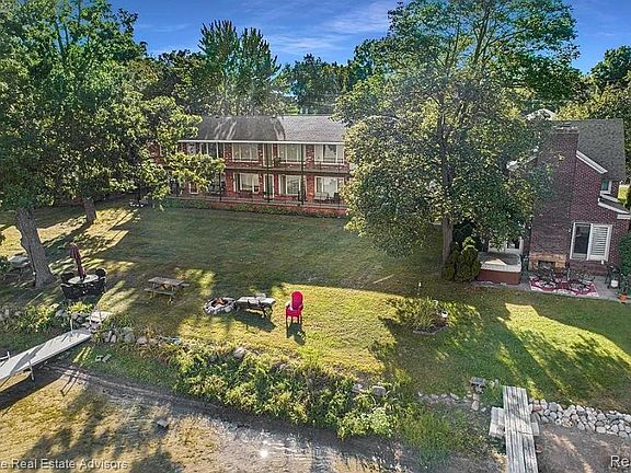 3rd image of 5375 Cooley Lake Rd APT 2