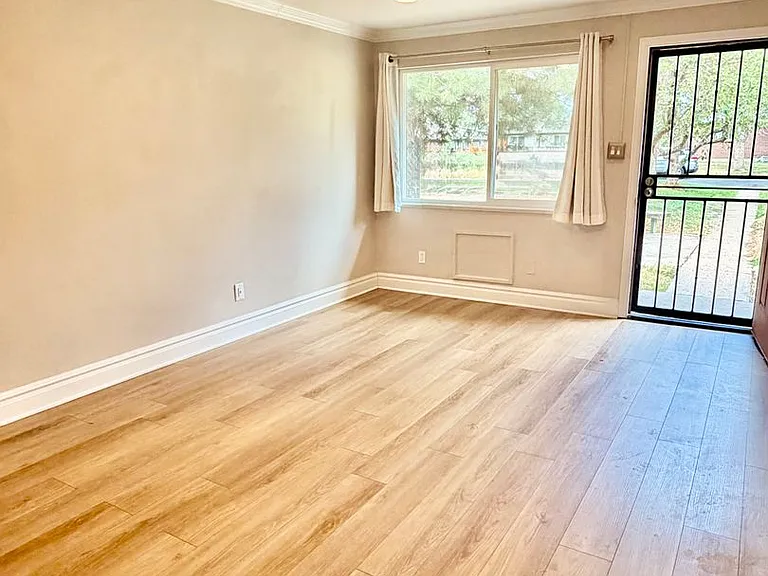 3237 N Milwaukee St — Photo 8