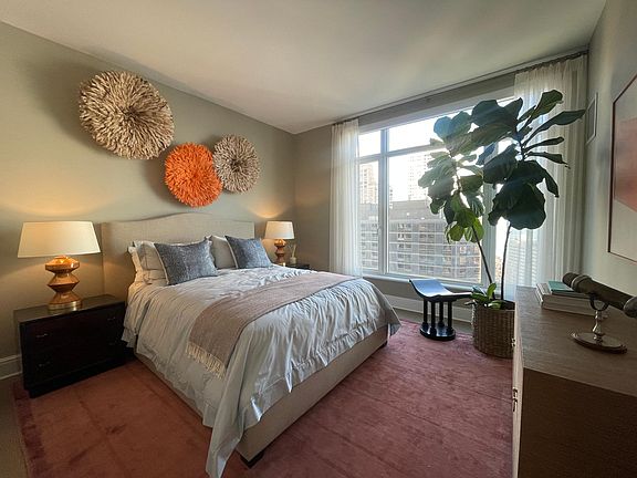 4th image of 409 E Benton Pl #1