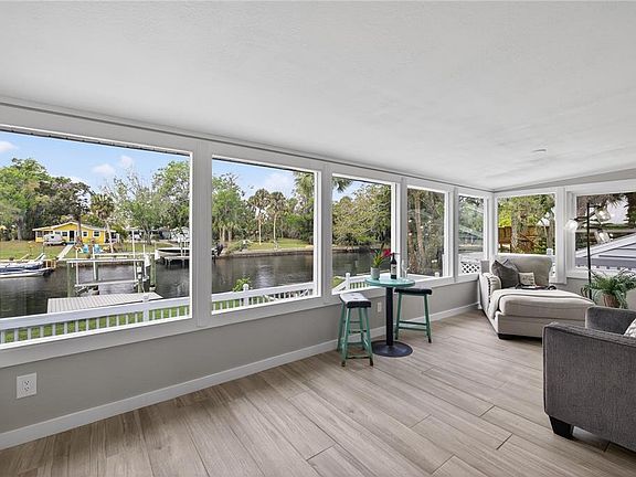 3rd image of 5851 Rio Dr