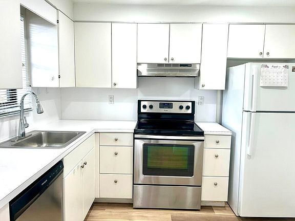 5th image of 9370 SW 8th St APT 202