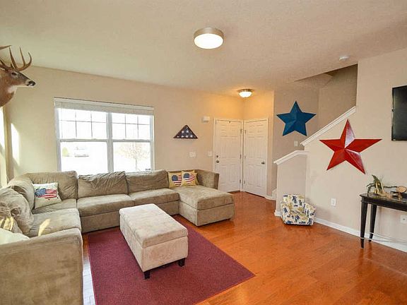 4th image of 383 Hennepin Dr
