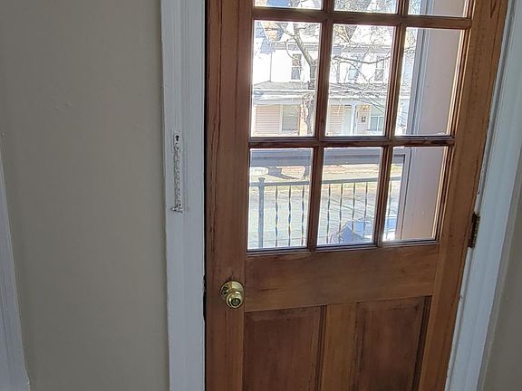 5th image of 2418 State St APT 7