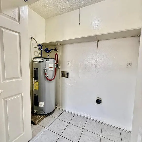 1620D Newport Pl — Photo 14