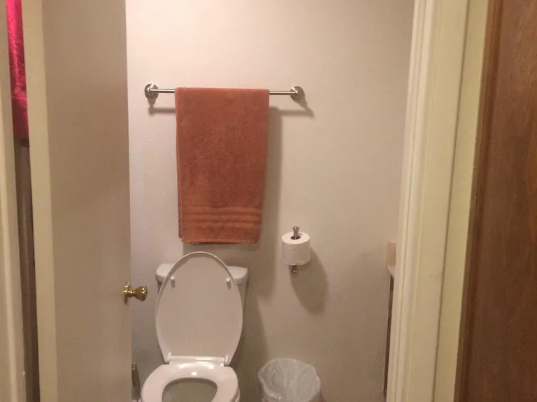 375 N Melrose Dr N #C — Photo 24