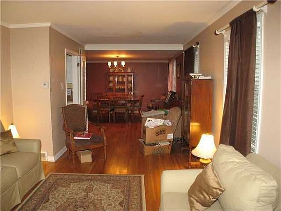 2nd image of 1579 Wheaton St