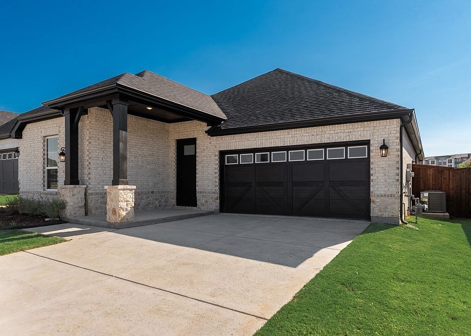 1st image of 204 Starlight Dr