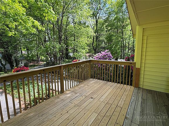 3rd image of 6 Ridgewood Lane