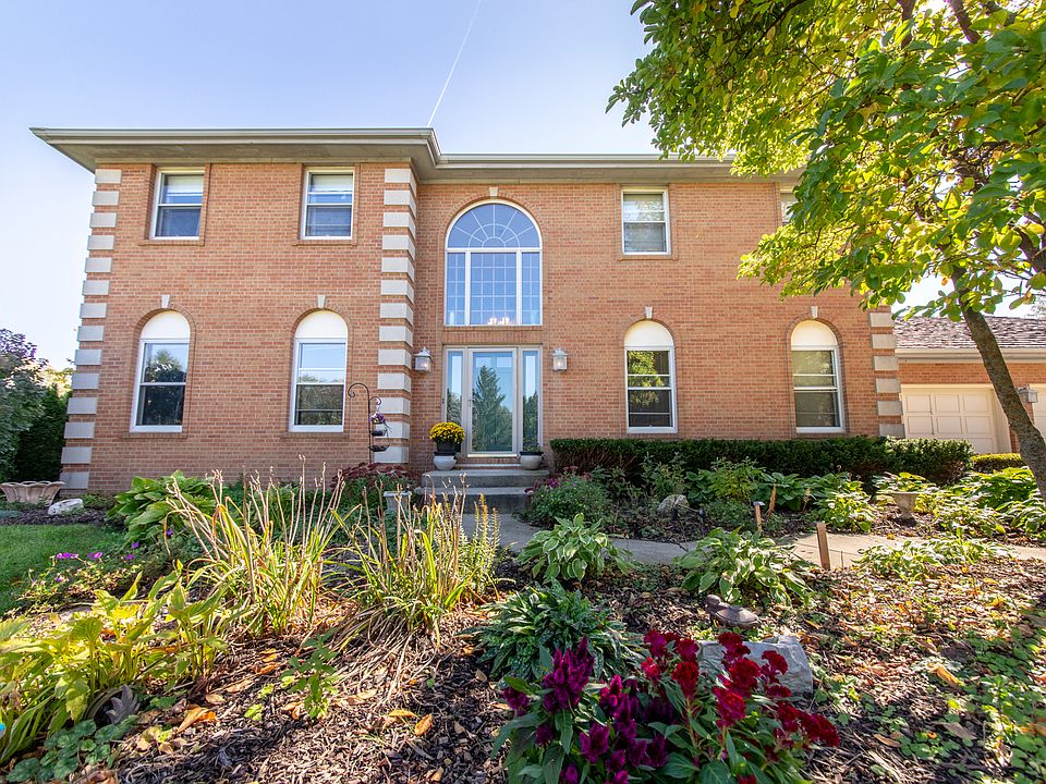 1st image of 184 Cardinal Dr