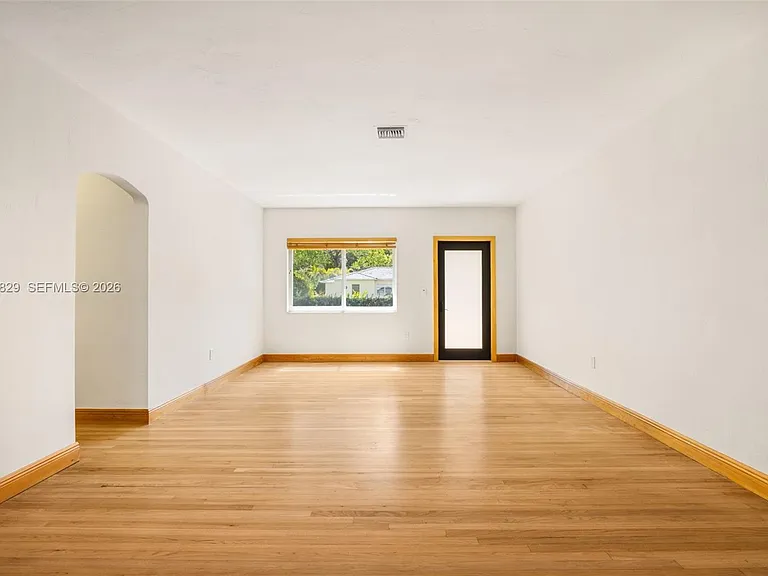 2431 Overbrook St — Photo 2