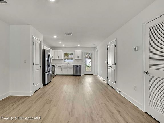 5th image of 10283 Clyburn St