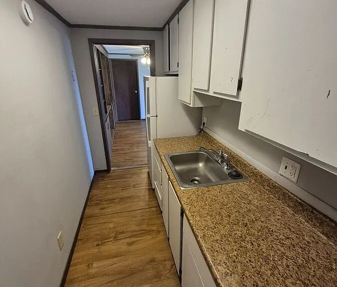 406 Amhurst Dr — Photo 6