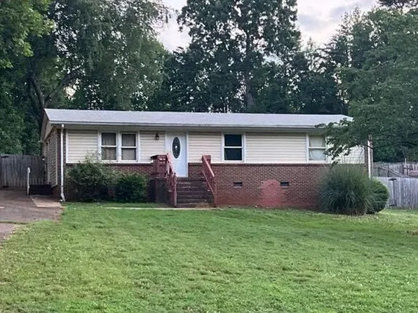 10104 Harbor Dr, Charlotte, NC 28214