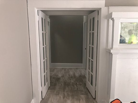 5th image of 72 E New St #B