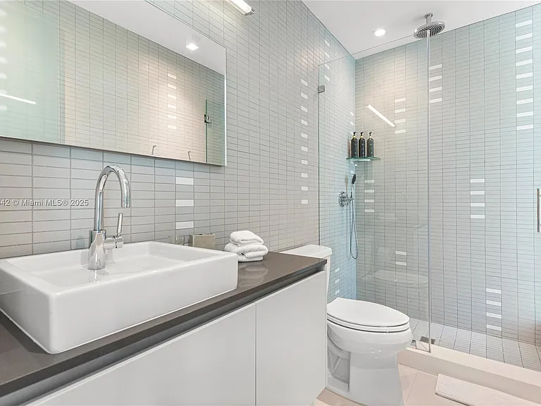 440 S Hibiscus Dr — Photo 53