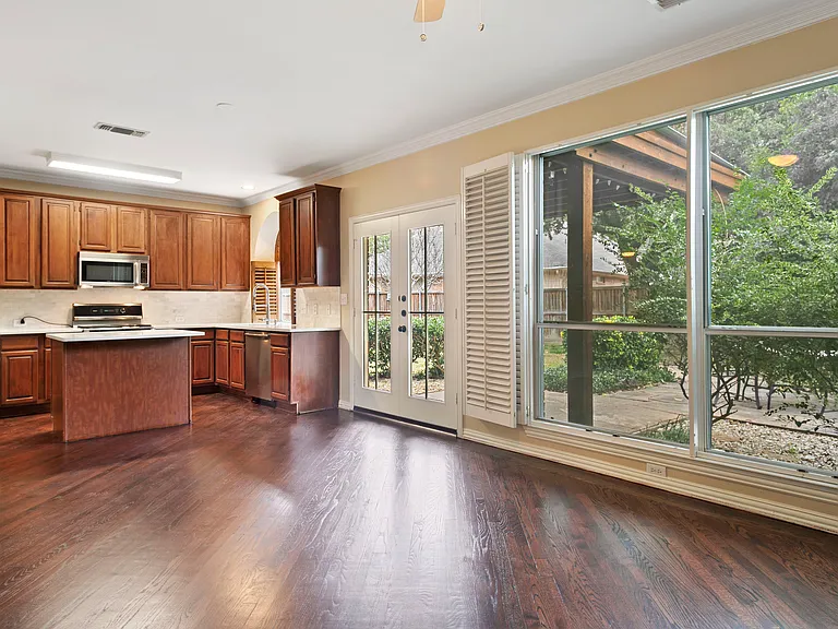 3777 Meadowcreek Cir — Photo 10