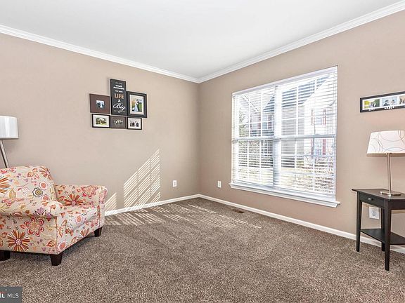 4th image of 103 N Governor Way