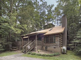 1114 Austin Dr, Gatlinburg, TN 37738