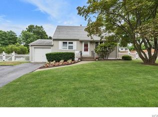 5 Summit Pl, Nanuet, NY 10954
