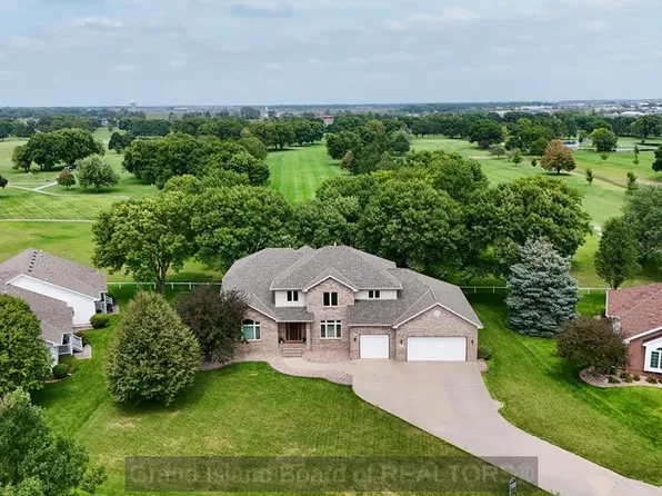 3310 Buffalo Ct, Grand Island, NE 68803