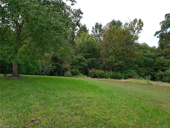 4th image of 2700 Swan Lake Dr