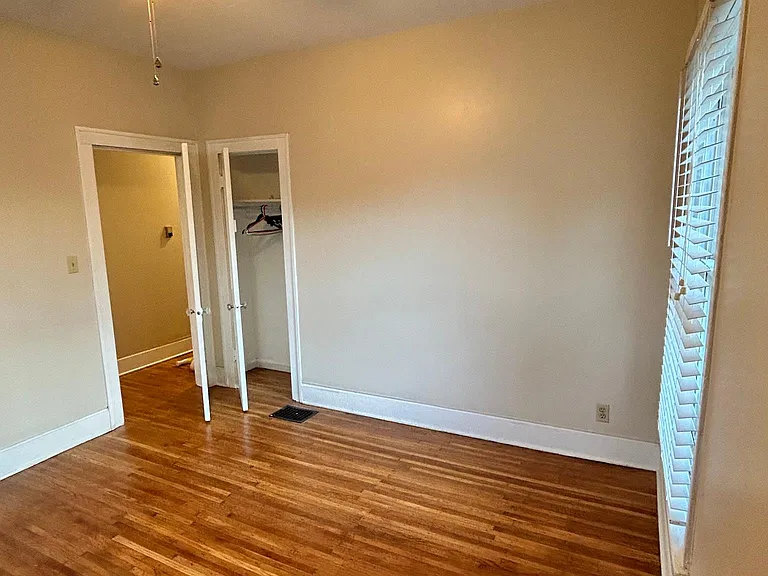 1911 Roanoke Ave #1 — Photo 12