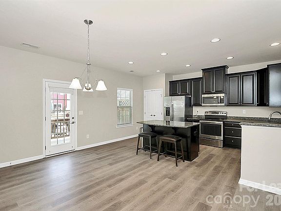 2nd image of 2128 Arbor Loop Dr