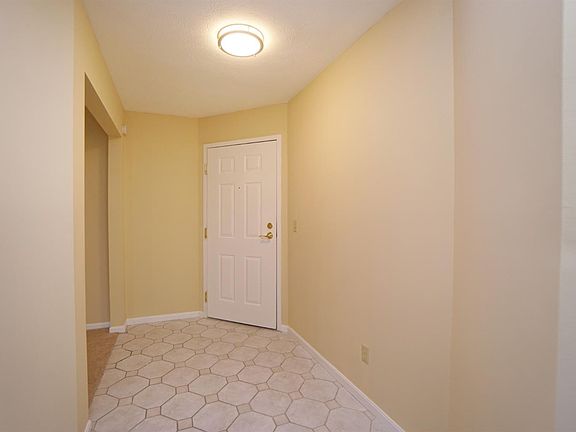 3rd image of 3365 Lindsay Ln APT 17