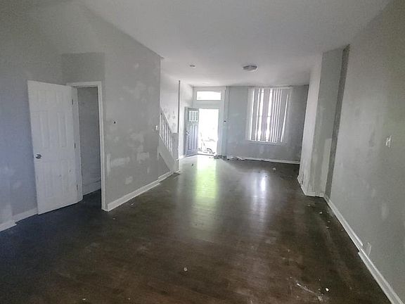 2nd image of 4147 Cambridge St