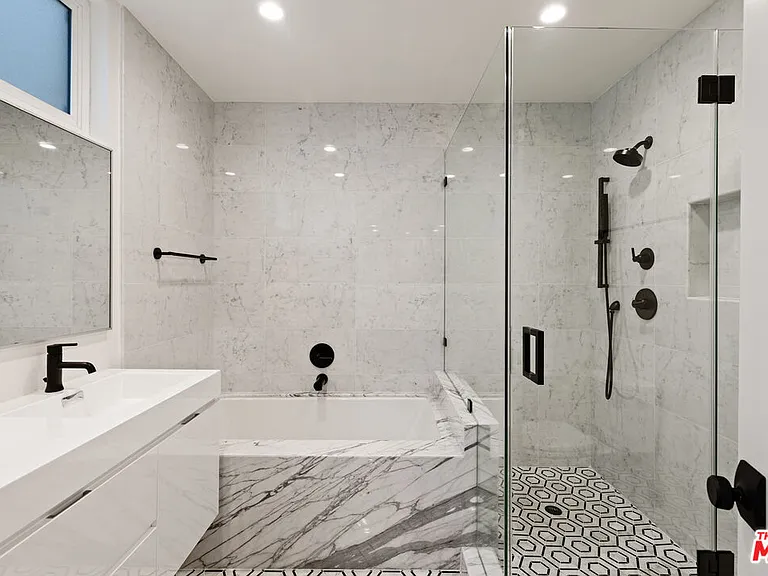 153 S Palm Dr #PENTHOUSE — Photo 32