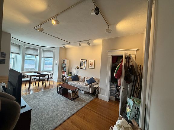 4th image of 8 Garrison St APT 509