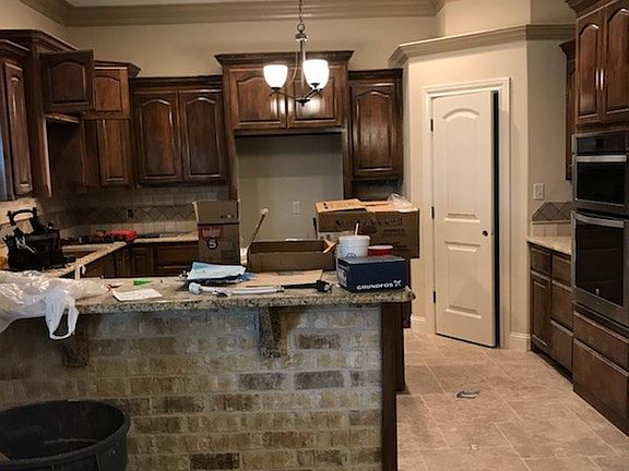 3rd image of 2906 Fairfield Ln